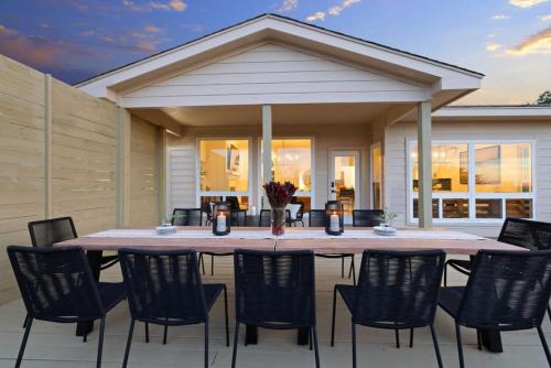 Luxury Retreat Hot Tub & Large Deck in Lago Vista (TX)
