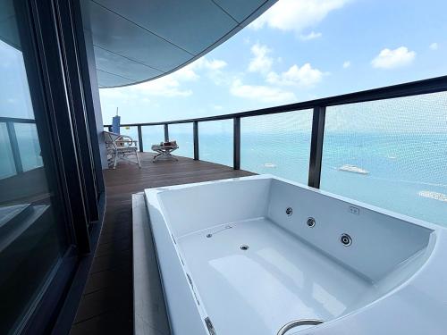 三亚凤凰岛悦佳酒店Sanya Phoenix Island Yuejia Hotel in ซานย่า