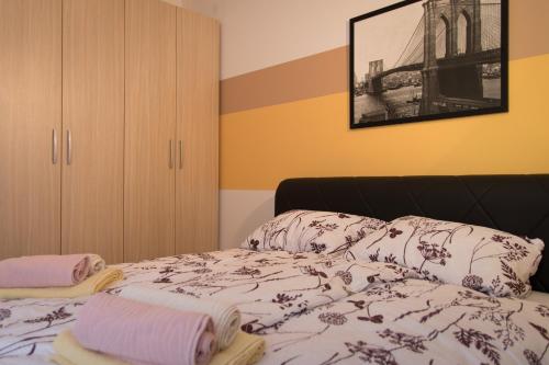 One-Bedroom Apartment image 3