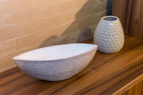 One-Bedroom Apartment image 1