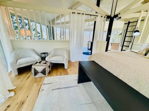 The Enchanted Nook- Romantic Retreat in Hillsville (VA)