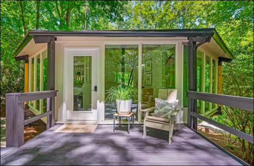 The Enchanted Nook- Romantic Retreat in Hillsville (VA)