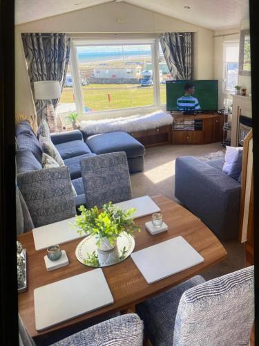 Sea View Holiday Home in Арброт