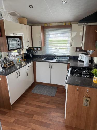Sea View Holiday Home in Арброт