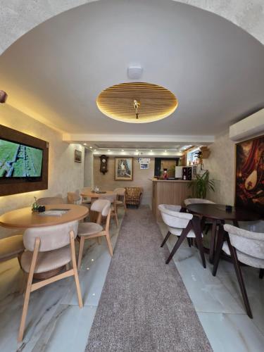 Vestabils, Hotel Mažijanik (Hotel Mazijanik) in Niksic