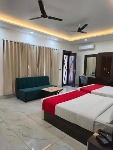 Hotel Golden peak in Tanakpur