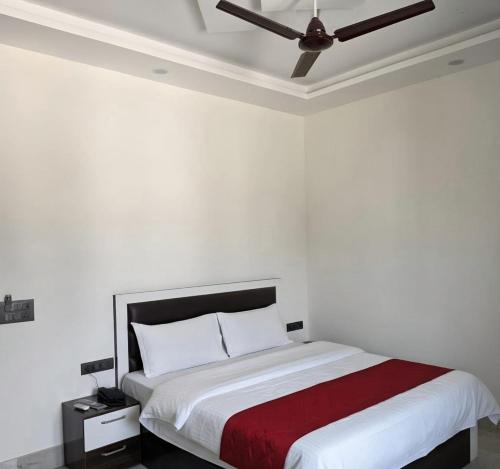 Hotel Golden peak in Tanakpur