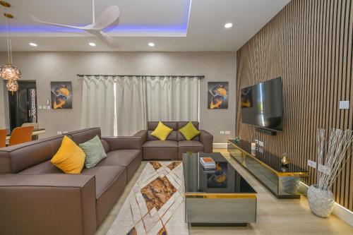 Golden Pear Villa-MSV 10BR - 5 Fully Equipped Kitchens, Harbor & Sea Views in เซนต์ จอร์จ