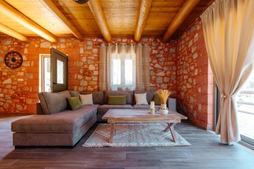 Villa FoRest luxury in nature with private pool in Keramies