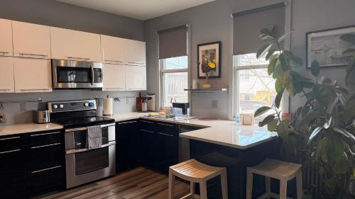 Private Rooms, Shared Bath in a Private Home Minutes From Logan Airport in Logan Airport