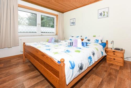 Fewo Mohnblume, Familienfreundliche Wohnung mit Außenspielanlage im Grünen (Fewo Mohnblume, Familienfreundliche Wohnung mit Außenspielanlage im Grunen) in Utarp