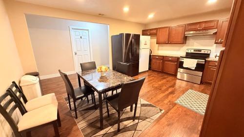 Large spacious home 6BD 3BA in 마데라 (CA)