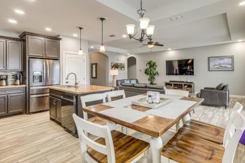 Laguna Vista Resort-Style Home, Private Pool & Spa in Laguna Vista (TX)