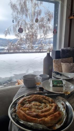 Lakeview Mavrovo Villa - Your Escape to Tranquility in Leunovo