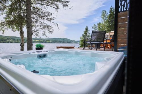 Grand Chene - Private Spa & Lakefront in Pohenegamūka (QC)
