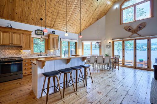 Grand Chene - Private Spa & Lakefront in Pohenegamūka (QC)