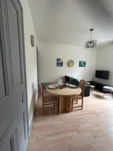 L azur Jurassien séjour chaleureux dans le Jura - Location saisonnière - Saint-Claude