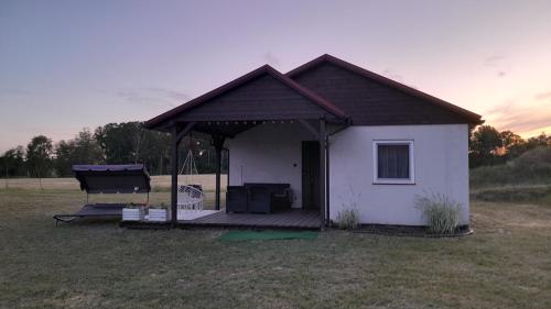 Domki nad jeziorem Głębokim (Domki nad jeziorem Glebokim) in Zelwagi