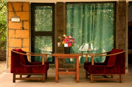 Létesítmények, Gir County Resort in Szaszan Gir