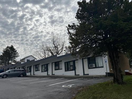 Monte Mario Motel & Efficiency in Latham