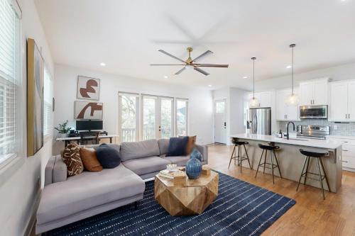 Atlanta Townhome: Walk to Mercedes-Benz Stadium! in Mechanicsville