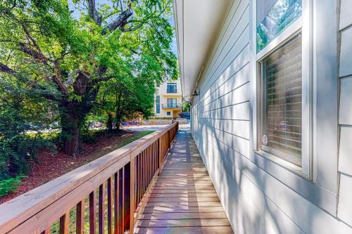 Atlanta Townhome: Walk to Mercedes-Benz Stadium! in Mechanicsville