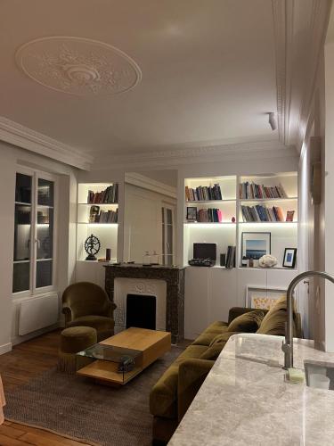Montmartre Architect-Designed Apartment