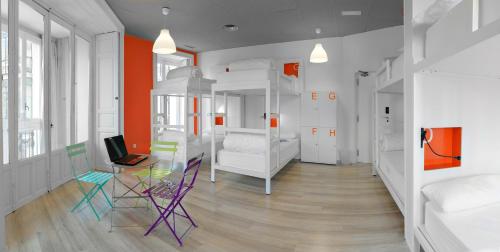 room detail thumbnail 1