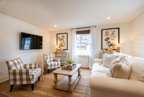 Kildahl House - Boutique Farmhouse Suite #4 in West Dundee (IL)