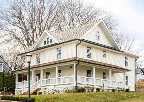 Kildahl House - Boutique Farmhouse Suite #4 in West Dundee (IL)