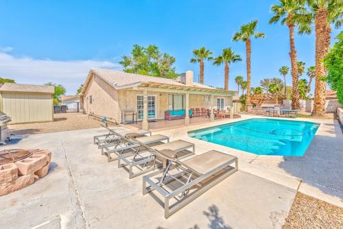 Charming & Stylish home, near golf course! – khách sạn tại Henderson