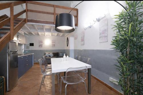 Pantheon Grand Loft, Spacious and Bright for 8 Via dei Cestari 3