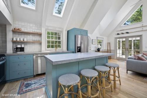 The Songbird by Juniper Holiday + Home in Union Pier (MI)