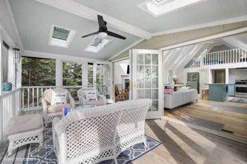 The Songbird by Juniper Holiday + Home in Union Pier (MI)