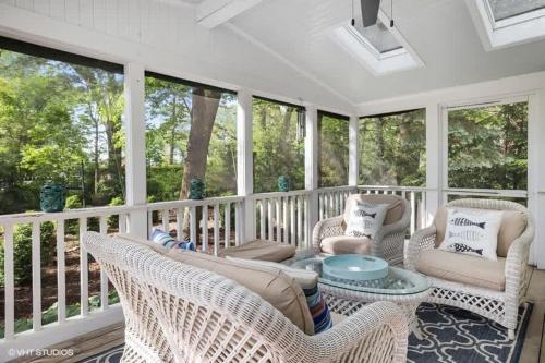 The Songbird by Juniper Holiday + Home in Union Pier (MI)