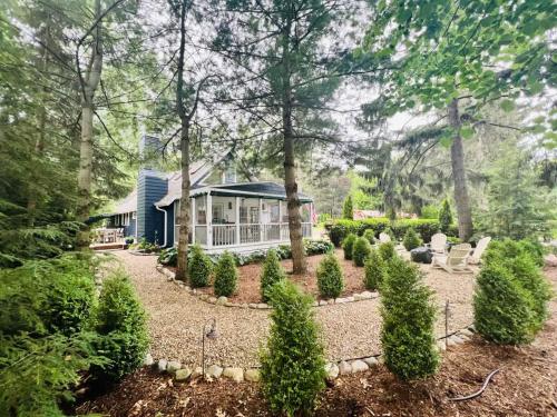 The Songbird by Juniper Holiday + Home in Union Pier (MI)