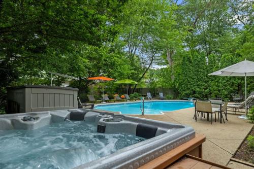 Casa Azur by Juniper Holiday + Home in Union Pier (MI)