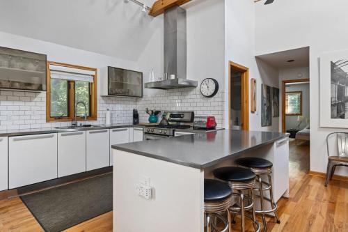 Casa Azur by Juniper Holiday + Home in Union Pier (MI)
