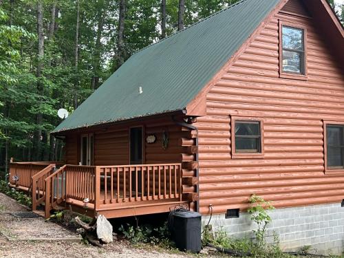Hidden creek cabin in Livingstona (TN)