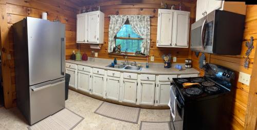 Hidden creek cabin in Livingstona (TN)