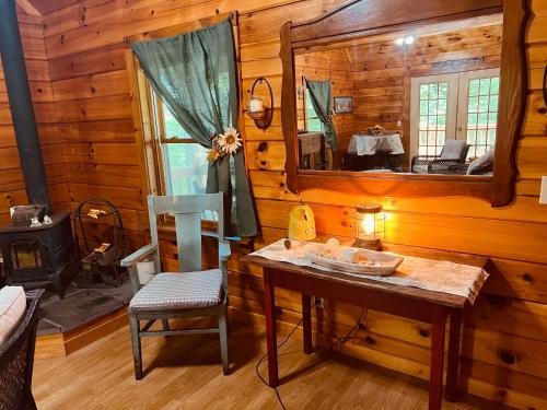 Hidden creek cabin in Livingstona (TN)