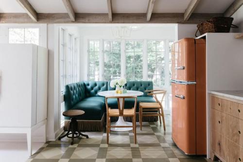 Leo Cottage by Juniper Holiday + Home in Union Pier (MI)