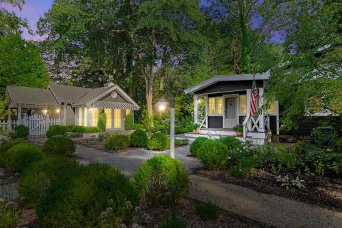 Leo Cottage by Juniper Holiday + Home in Union Pier (MI)