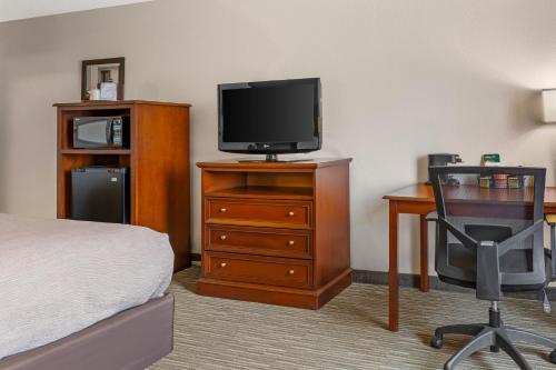 Quality Inn Bucyrus North - image 42