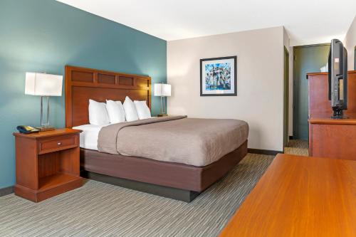Quality Inn Bucyrus North - image 20