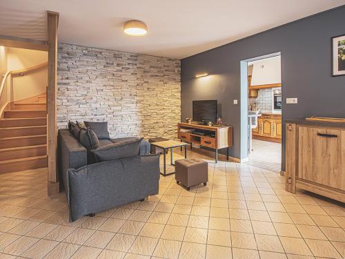 Charmante Maison de Vigneron au Cœur des Châteaux, Terrasse et Confort Moderne - FR-1-491-341 gîte à louer Sambin