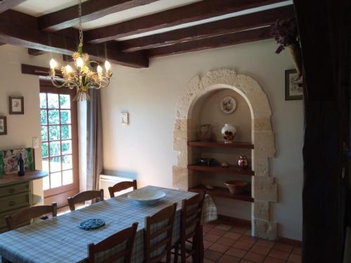 Gîte Saint-Capraise-de-Lalinde, 3 pièces, 5 personnes - FR-1-616-150 (Charmante Maison de Campagne avec Jardin Cloture, Cheminee et Wi-Fi Proche de la Dordogne - FR-1-616) in Saint-Capraise-de-Lalinde