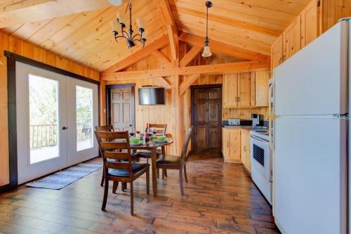 Le Huard - Lakefront & Private Dock in Sayabec (QC)
