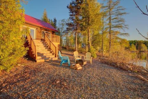 Le Huard - Lakefront & Private Dock in Sayabec (QC)