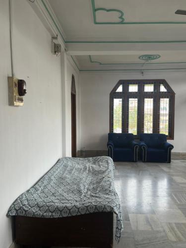 . Aura house
